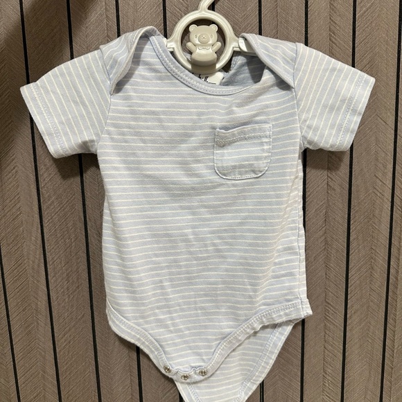 Nicole Miller NY Set of Three Baby Bodysuits in Neutral Tones - Picture 2 of 4